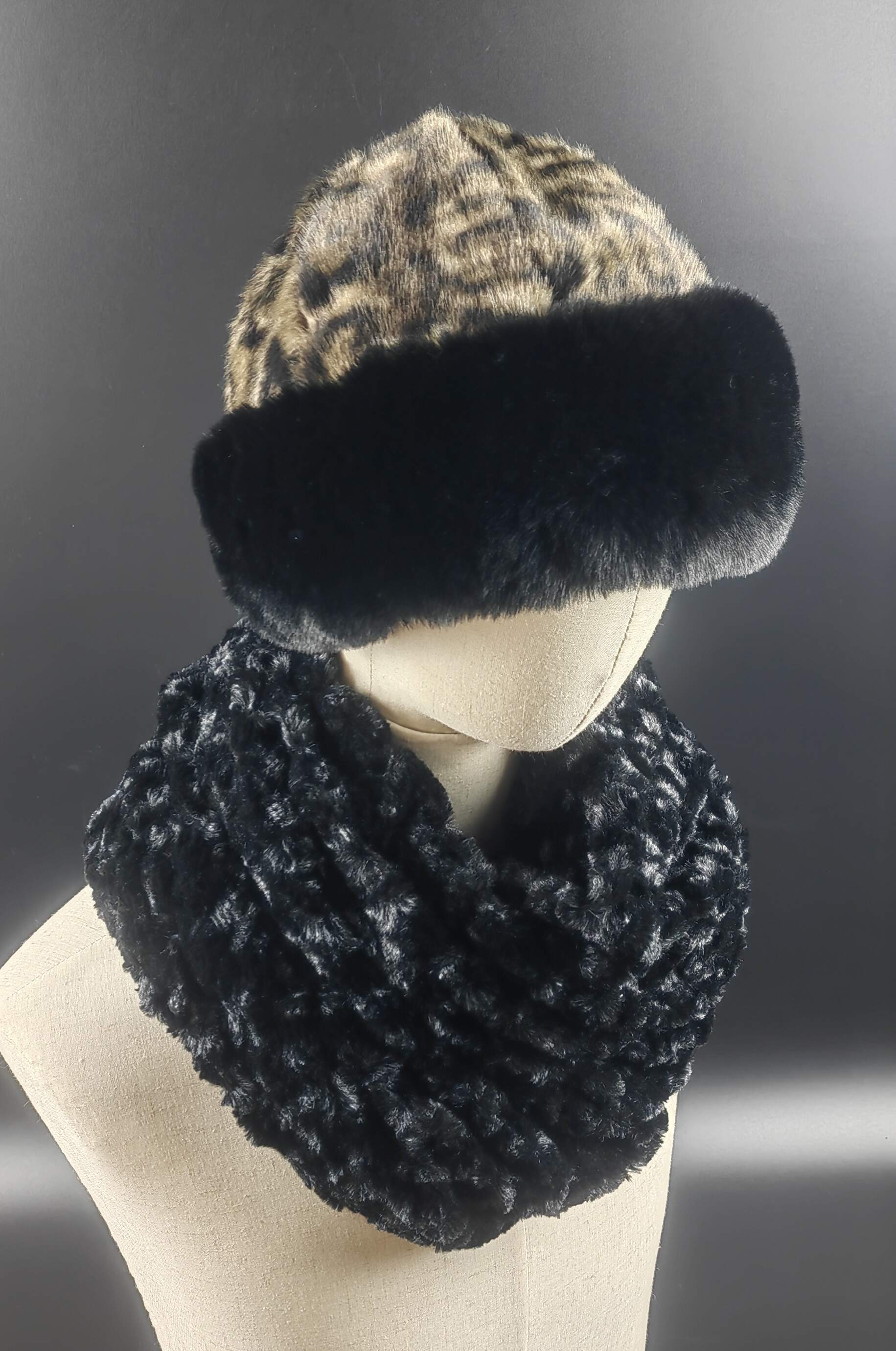 Faux Fur Gaiter