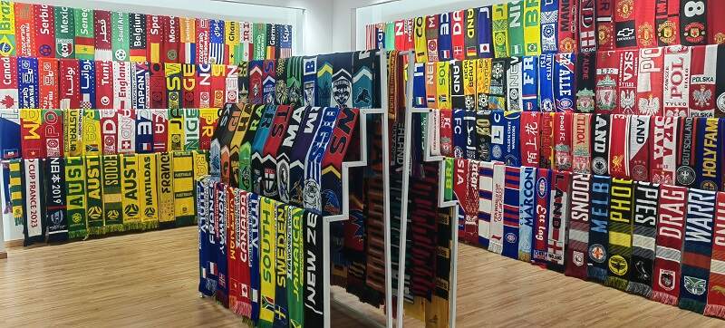 CUSTOM KNITTED FAN SCARF