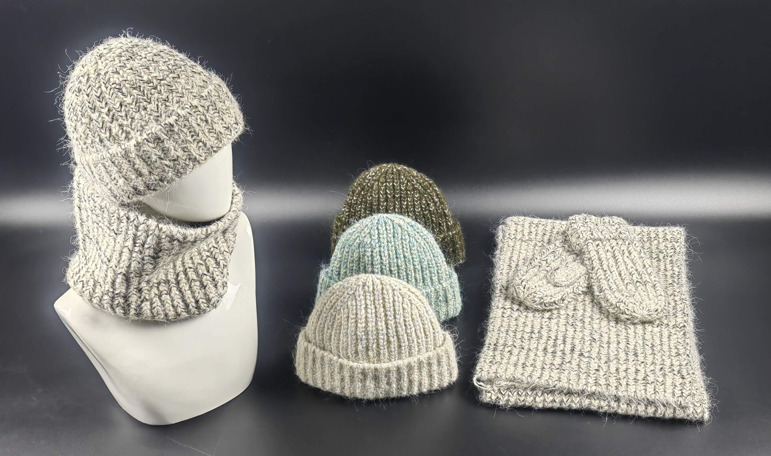 Knitted set